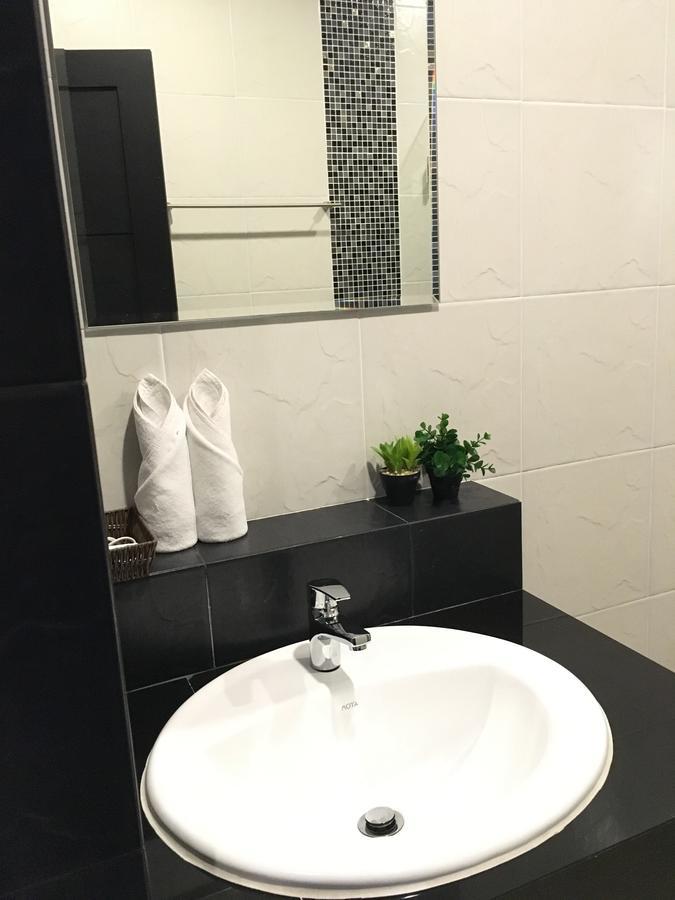 Tandeaw View Hotel Hua Hin Bagian luar foto